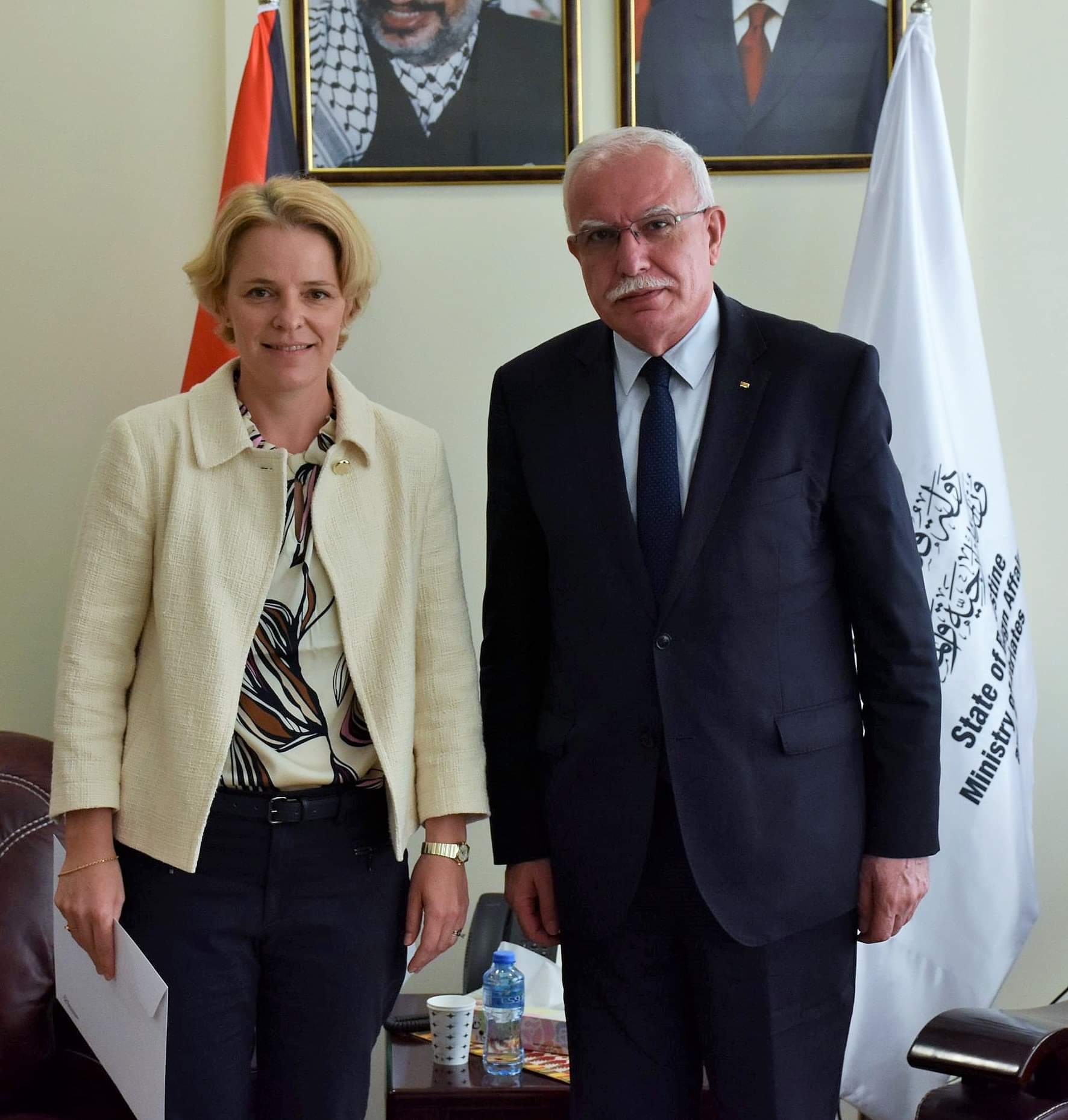 المالكي يتسلم أوراق اعتماد رئيس مكتب تمثيل سويسرا